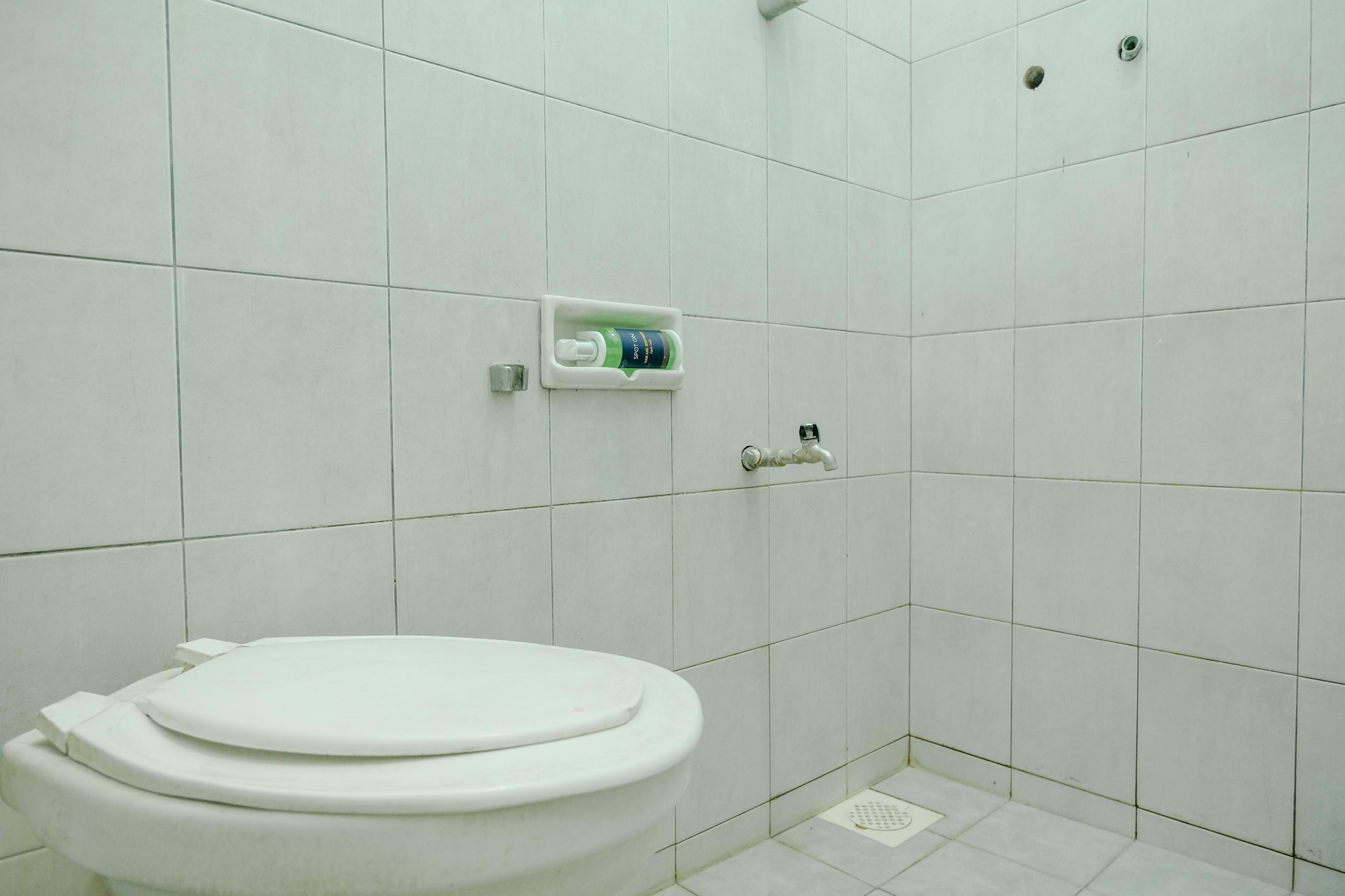 Super Oyo 1516 Cemara Gading Syariah Hotel Bogor Buitenkant foto
