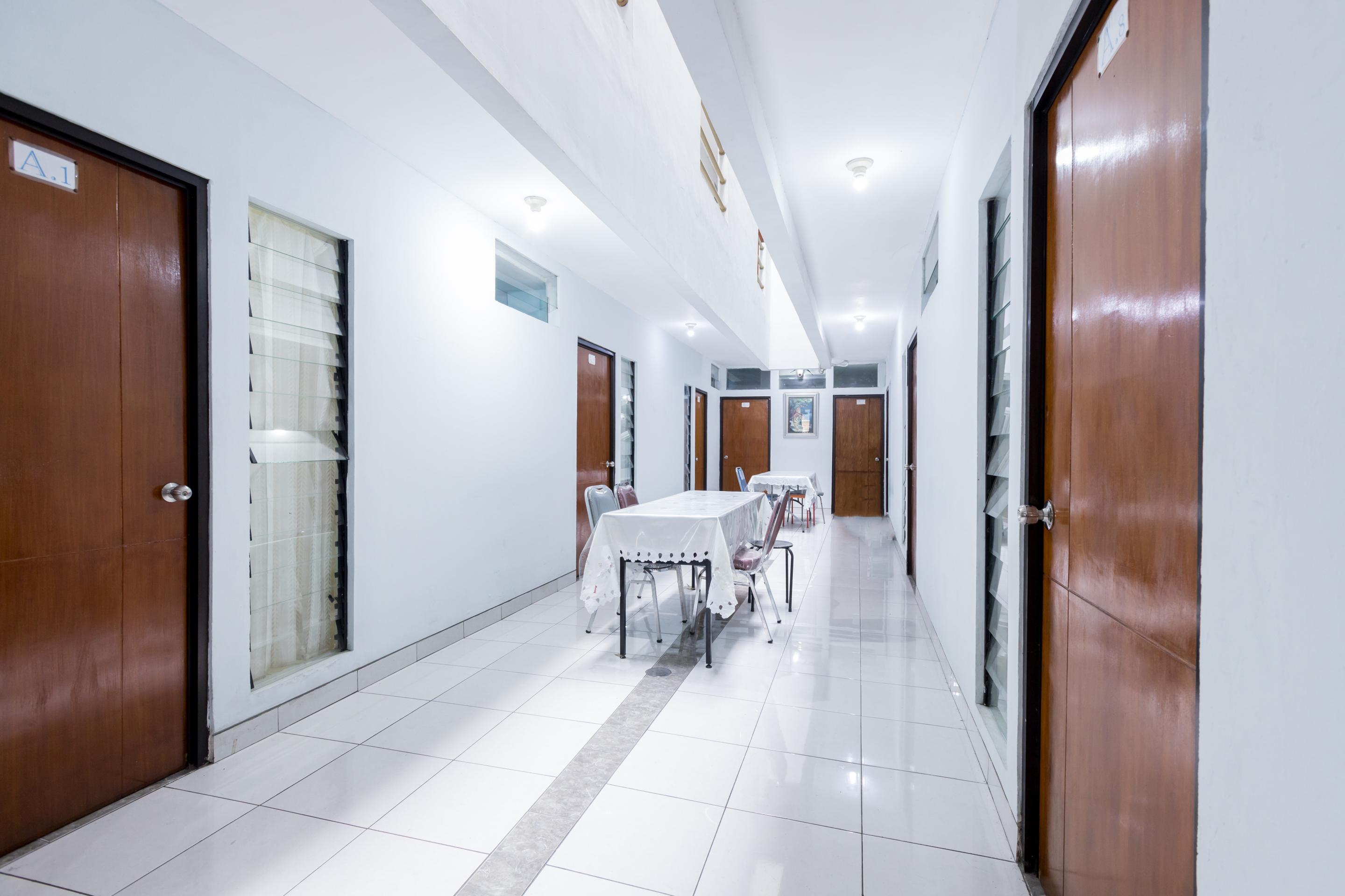 Super Oyo 1516 Cemara Gading Syariah Hotel Bogor Buitenkant foto